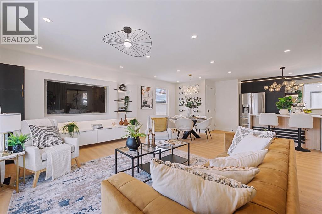 House for Sale in 204 Martell Road NE|Calgary, Alberta T2A2X1