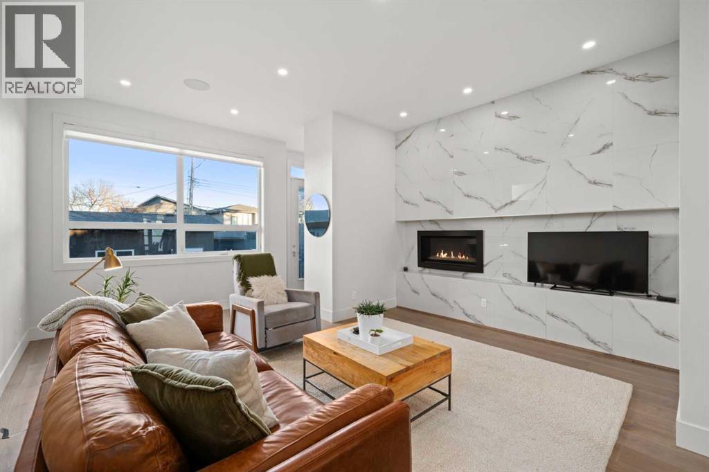 House for Sale in 4906 21 Street SW|Calgary, Alberta T2T5B7 4