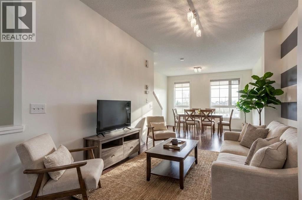 Row / Townhouse for Sale in 215 Copperpond Common SE|Calgary, Alberta T2Z1G5