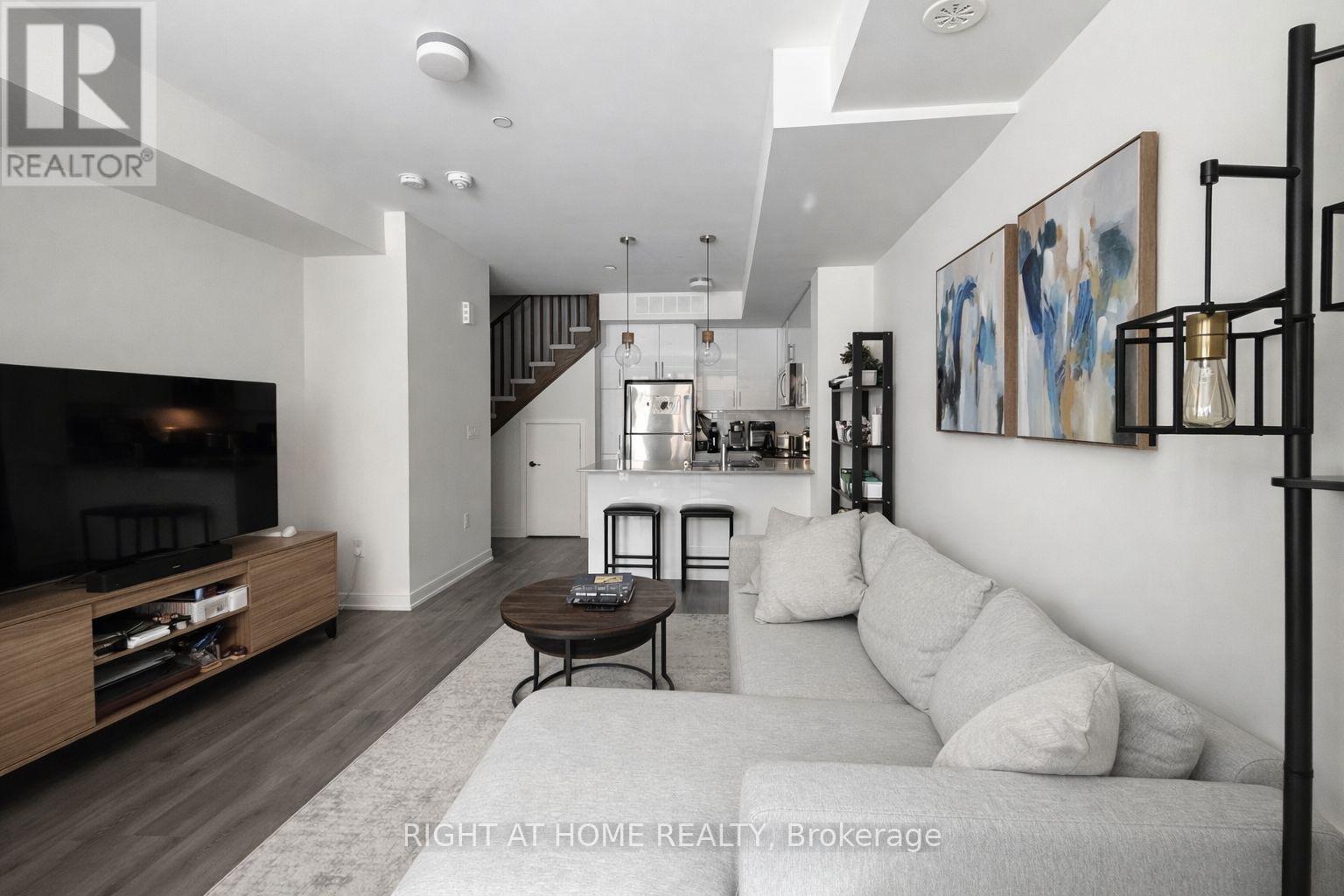 Row / Townhouse for Sale in 31 - 3409 RIDGEWAY DRIVE|Mississauga (Erin Mills), Ontario L5L0B9 5