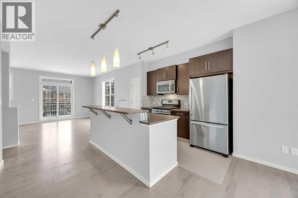 Row / Townhouse for Sale in 455 Ascot Circle SW|Calgary, Alberta T3H0X3 5