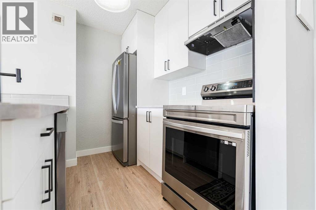 Apartment for Sale in 1509, 221 6 Avenue SE|Calgary, Alberta T2G4Z9 3