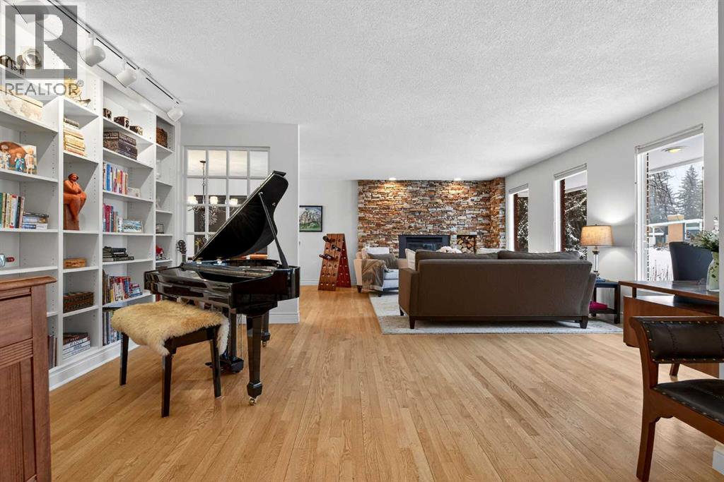 House for Sale in 6913 Leaside Drive SW|Calgary, Alberta T3E6H6 5