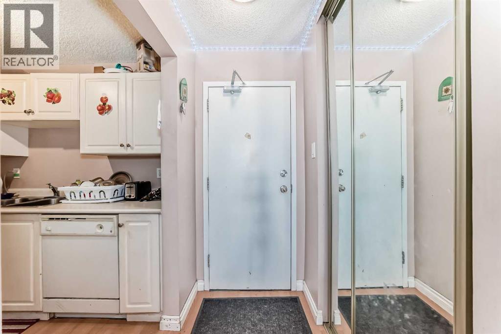 Apartment for Sale in 623, 30 Mchugh Court NE|Calgary, Alberta T2E7X3 5