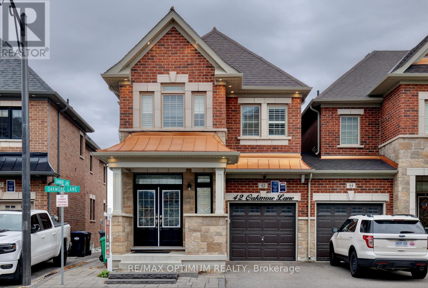 Row / Townhouse for Sale in 42 OAKMORE LANE|Brampton (Bram West), Ontario L6Y6H5 2