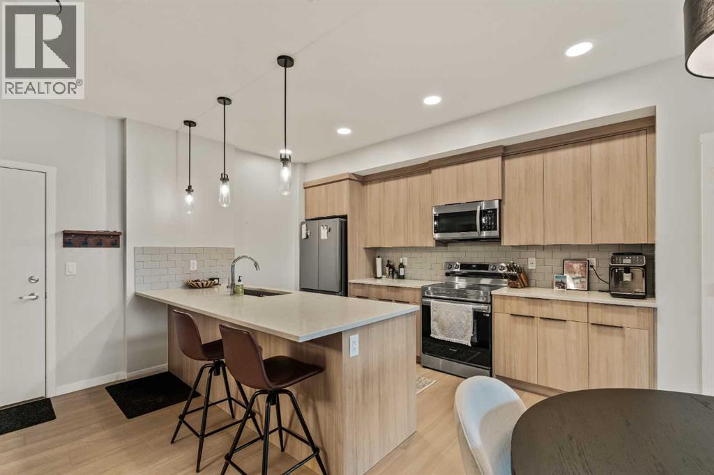 Apartment for Sale in 2201, 33 Carringham Gate NW|Calgary, Alberta T3P2H6 2