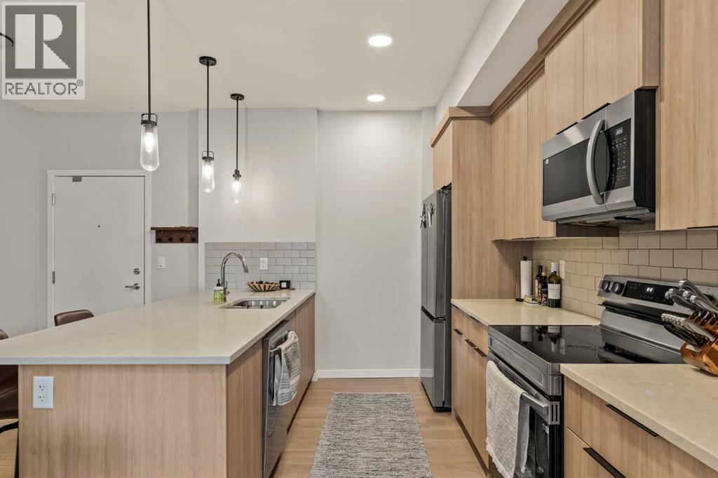 Apartment for Sale in 2201, 33 Carringham Gate NW|Calgary, Alberta T3P2H6 3