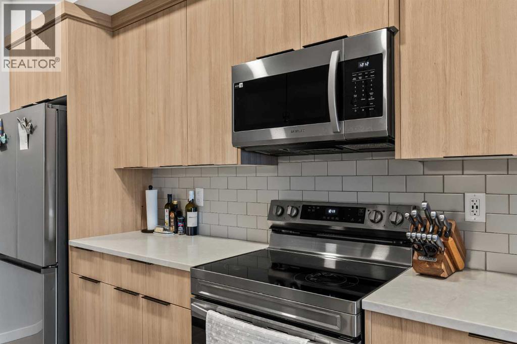 Apartment for Sale in 2201, 33 Carringham Gate NW|Calgary, Alberta T3P2H6 4