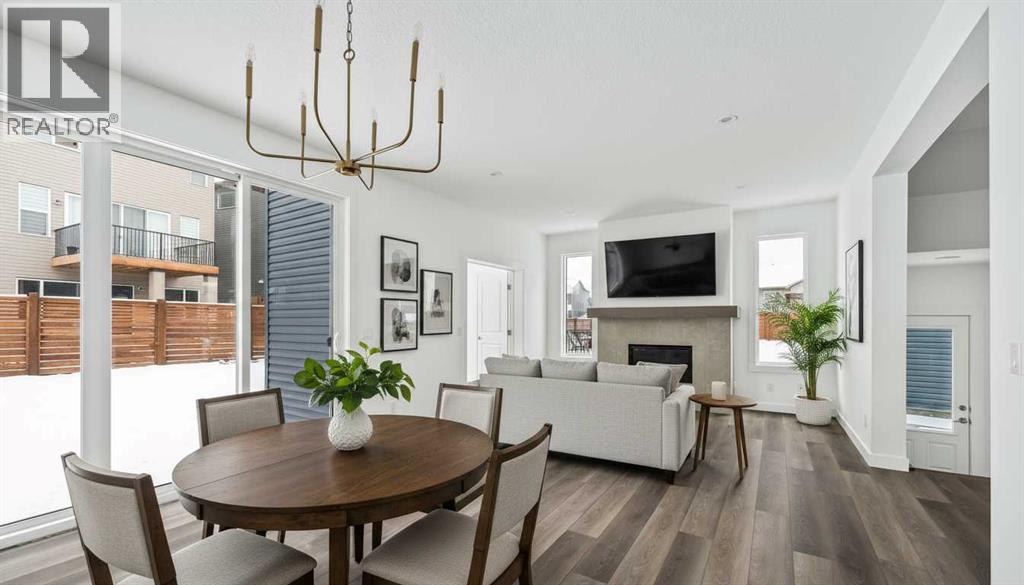 House for Sale in 438 Lucas Way NW|Calgary, Alberta T3P2E8 3