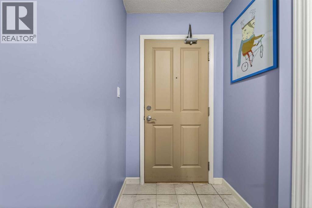 Apartment for Sale in 301, 650 10 Street SW|Calgary, Alberta T2P5G4 3