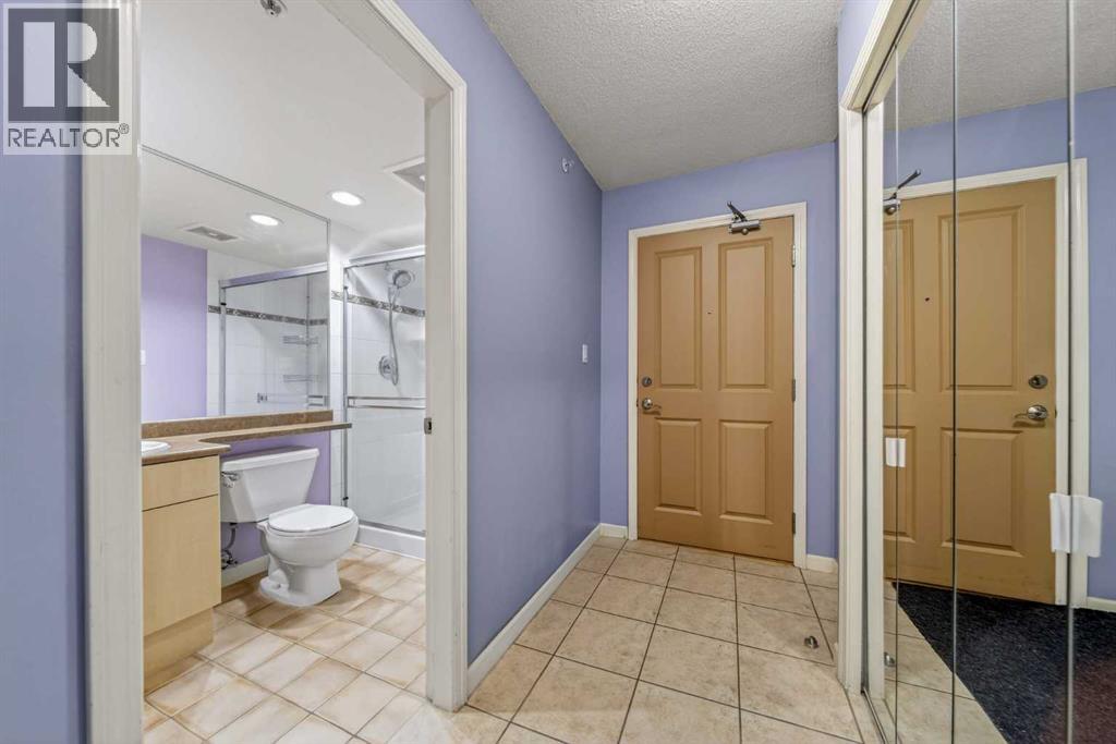Apartment for Sale in 301, 650 10 Street SW|Calgary, Alberta T2P5G4 4