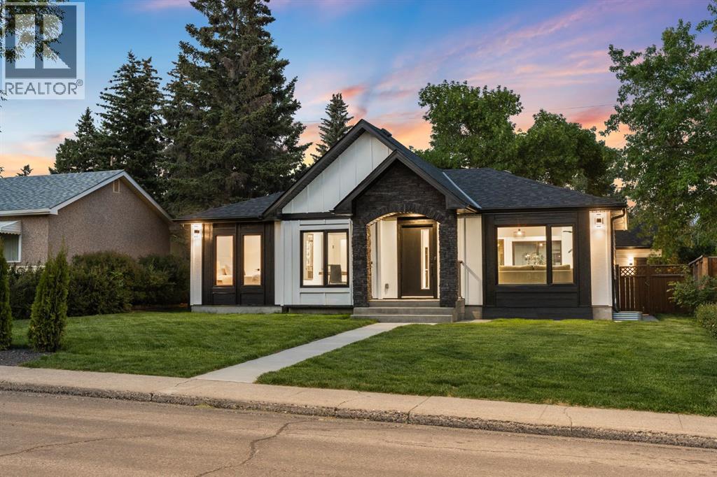 House for Sale in 4940 45 Street SW|Calgary, Alberta T3E3W4