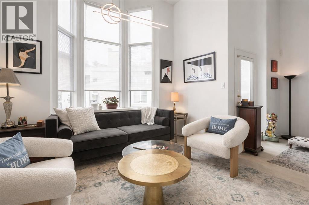 Row / Townhouse for Sale in 318 Hawkstone Manor NW|Calgary, Alberta T3G3X2