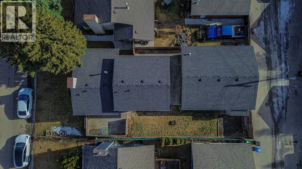 House for Sale in 28 Castleridge Crescent NE|Calgary, Alberta T3J1N7 4