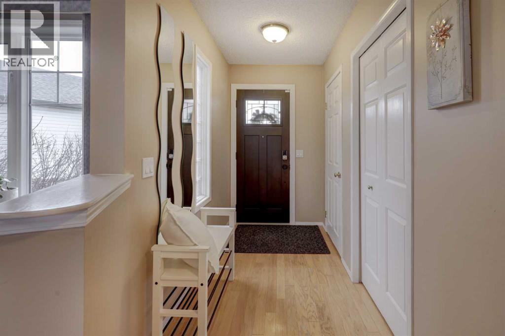 House for Sale in 135 Coverdale Court NE|Calgary, Alberta T3K4J7 3