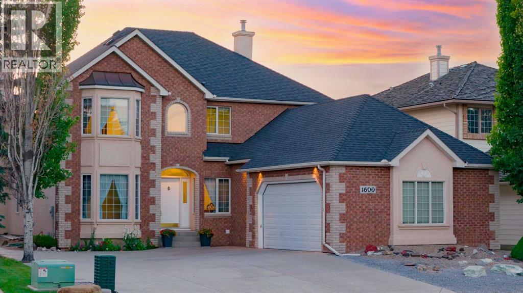 House for Sale in 1600 Evergreen Hill SW|Calgary, Alberta T2Y3A9