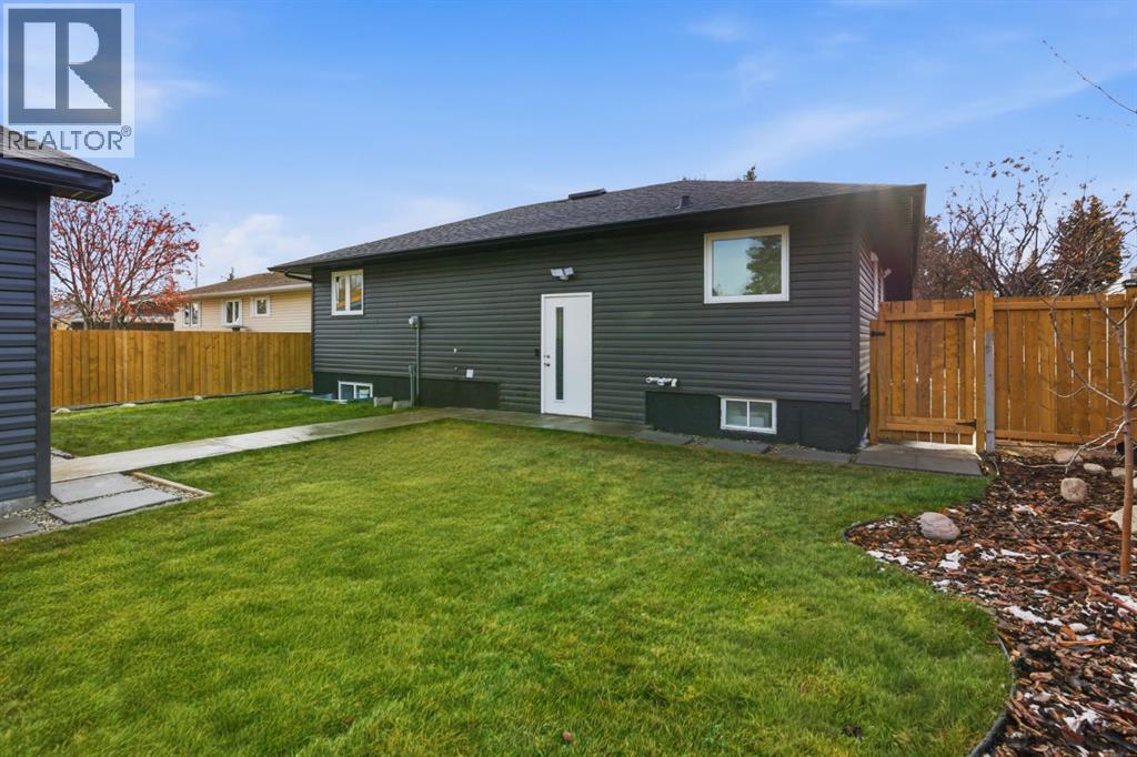 House for Sale in 11039 Brae Road SW|Calgary, Alberta T2W1E2 5