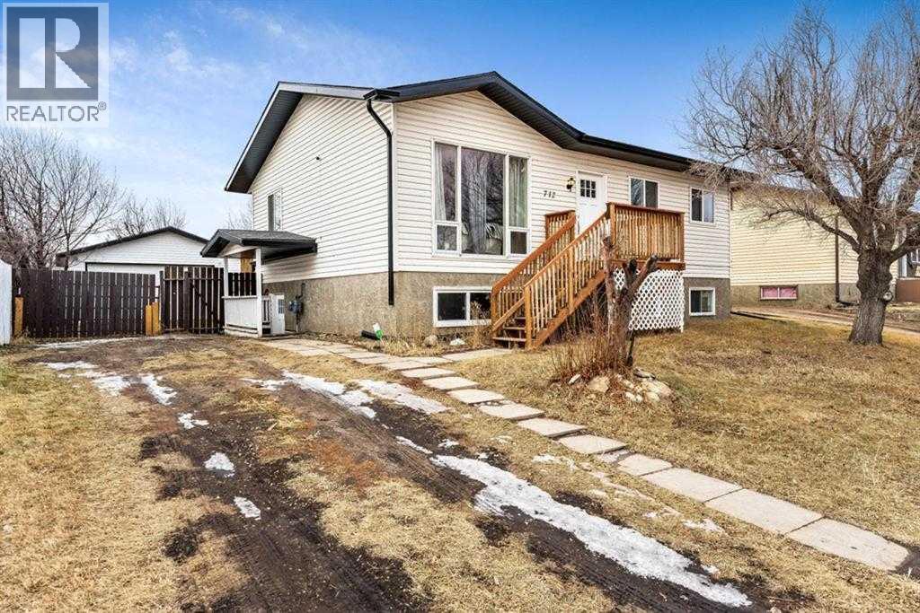 À vendre : 712 Madison Drive, Irricana, Alberta T0M1B0 - A2282286 ...