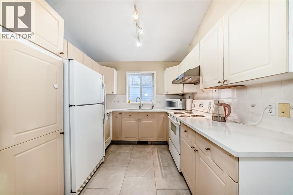 House for Sale in 158 Somervale Close SW|Calgary, Alberta T2Y3L4 4