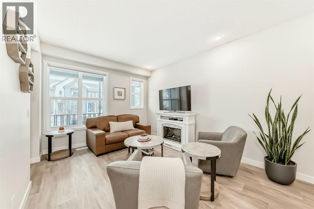 Row / Townhouse for Sale in 36 Carringvue Way NW|Calgary, Alberta T3P1K9 5