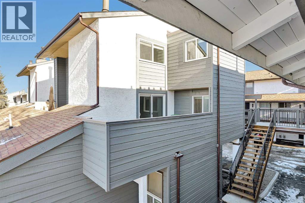 Row / Townhouse for Sale in 1612, 2520 Palliser Drive SW|Calgary, Alberta T2V4S9 4