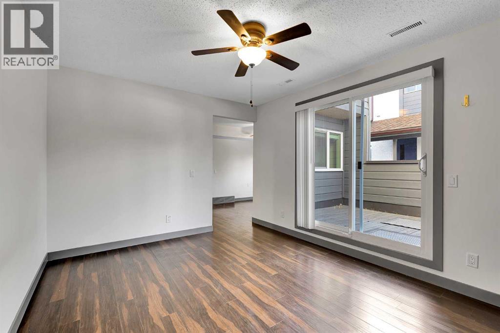 Row / Townhouse for Sale in 1612, 2520 Palliser Drive SW|Calgary, Alberta T2V4S9 3