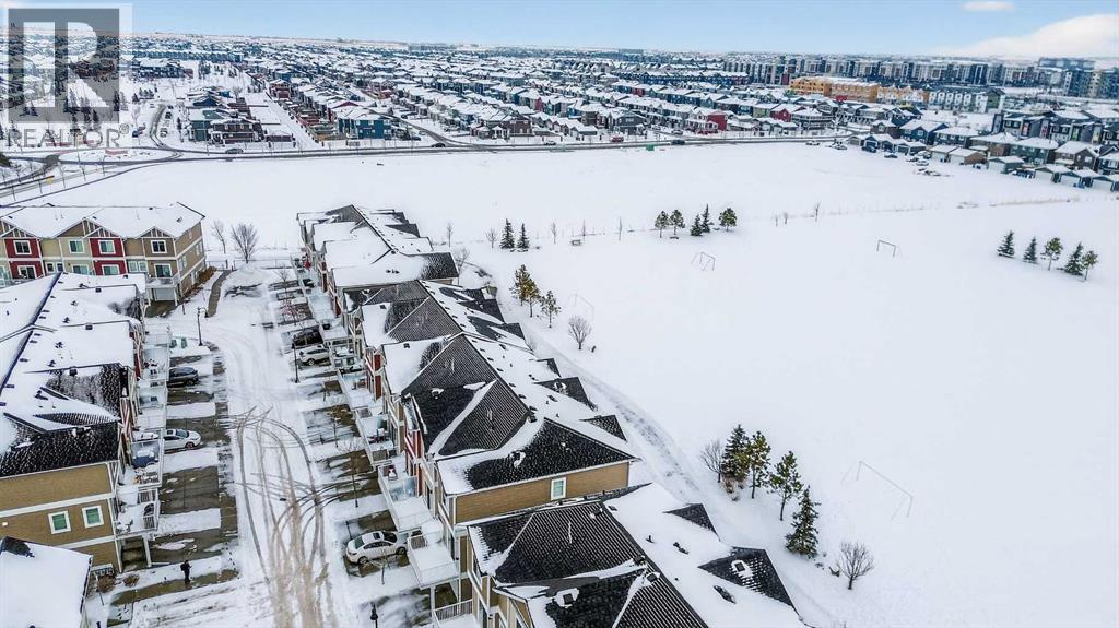 Row / Townhouse for Sale in 43 Redstone Circle NE|Calgary, Alberta T3N0M8 4