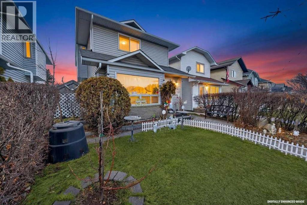 House for Sale in 262 Martindale Boulevard NE|Calgary, Alberta T3J3C8 2