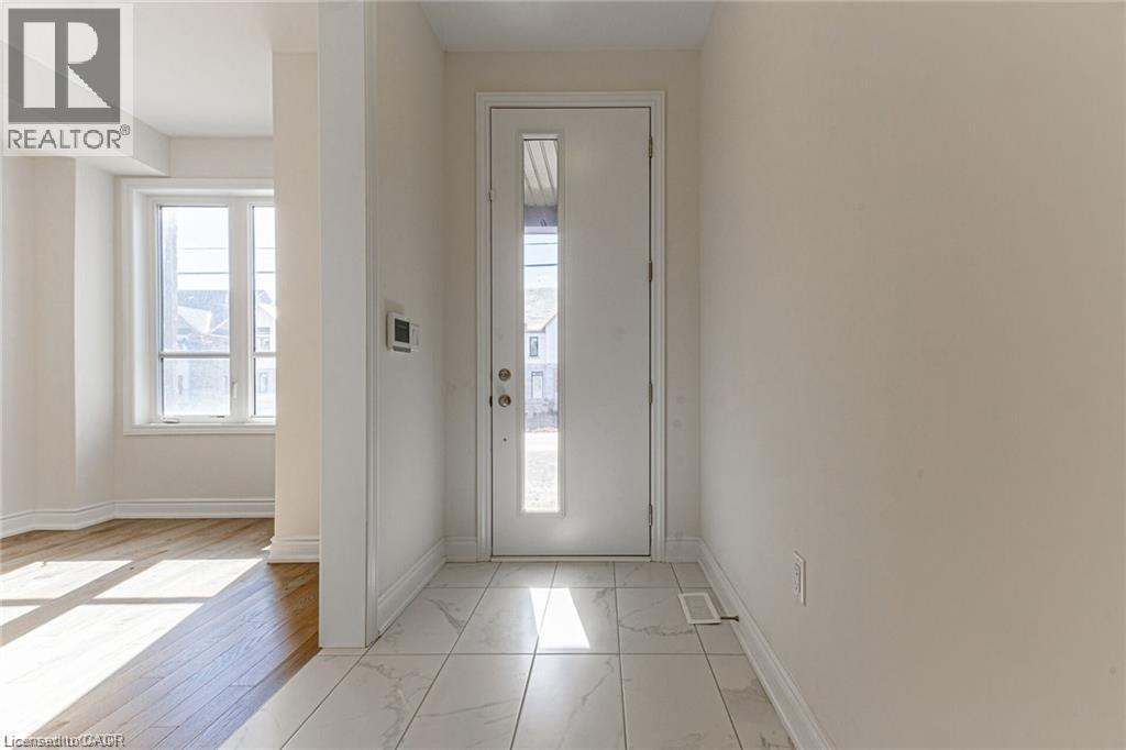 Row / Townhouse for Sale in 3273 SIXTH Line|Oakville, Ontario L6H0Z8 2