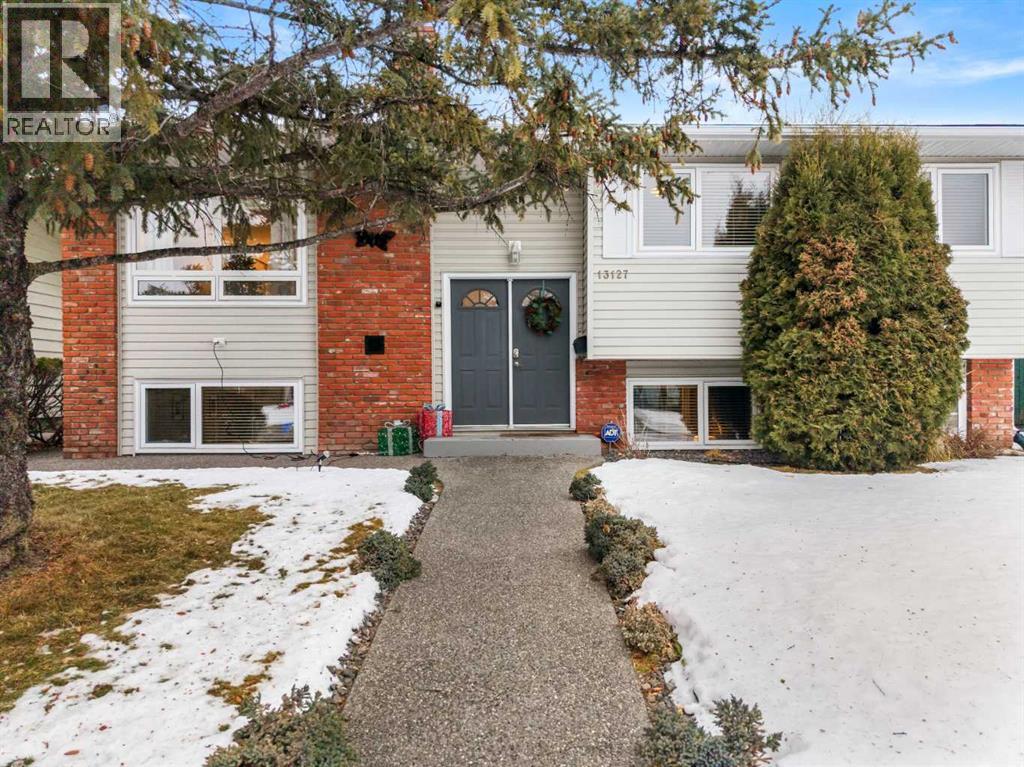 House for Sale in 13127 Lake Crimson Drive SE|Calgary, Alberta T2J3K3 2