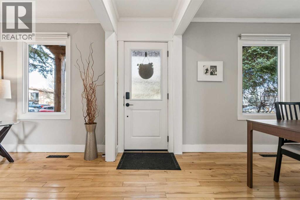 House for Sale in 7511 36 Avenue NW|Calgary, Alberta T3B1V2 3