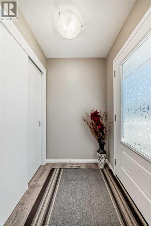 Row / Townhouse for Sale in 48 YORKVILLE Avenue SW|Calgary, Alberta T2X4J5 5