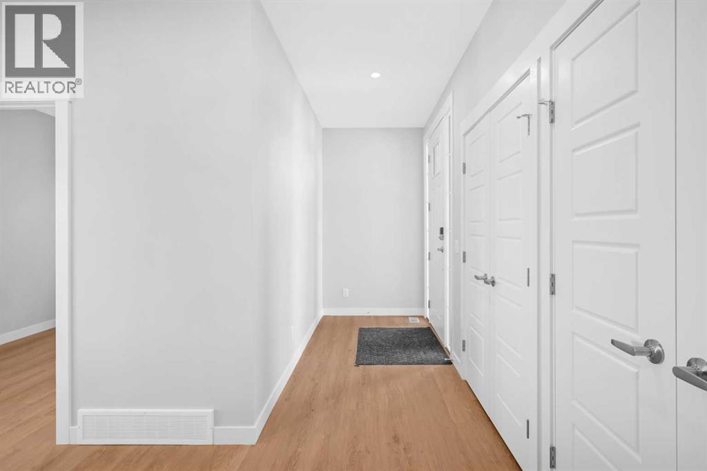 House for Sale in 239 Chelsea  Park|Chestermere, Alberta T1X2V3 5