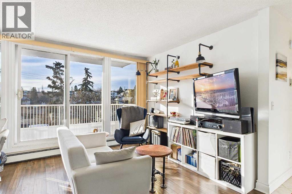 Apartment for Sale in 7, 1815 26 Avenue SW|Calgary, Alberta T2T1E2 3