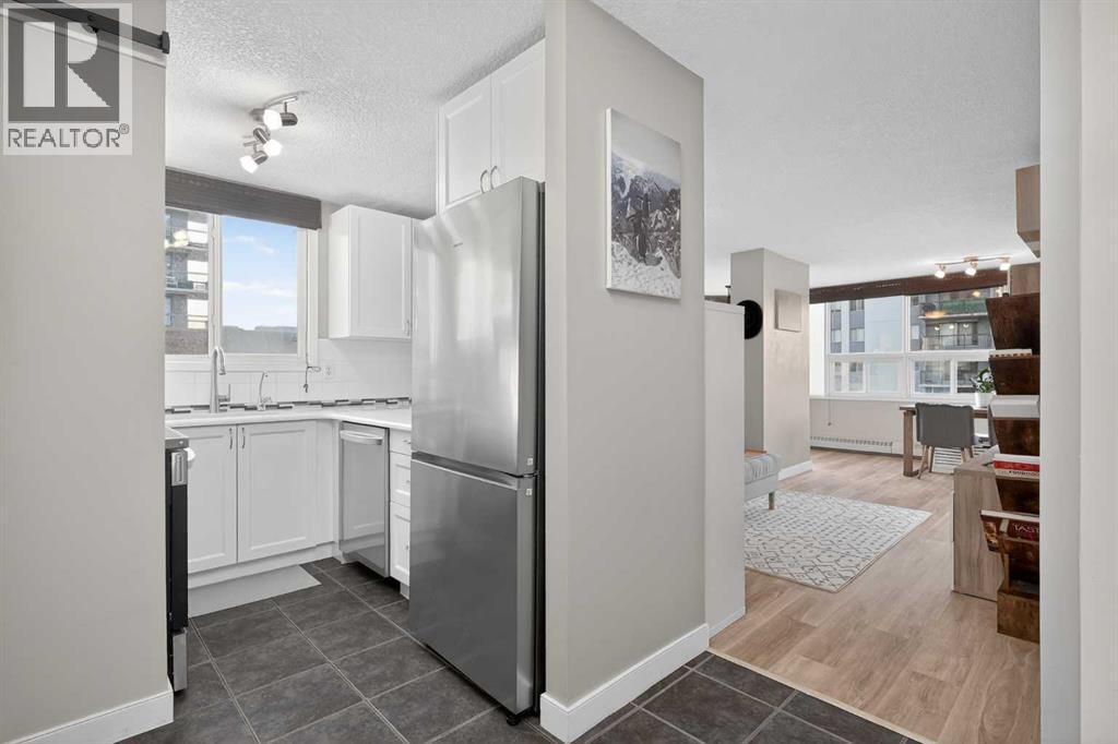 Apartment for Sale in 402, 626 15 Avenue SW|Calgary, Alberta T2R0R5 2