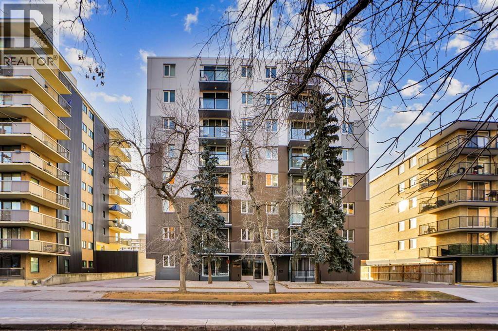 Apartment for Sale in 204, 1111 15 Avenue SW|Calgary, Alberta t2r0s8 2