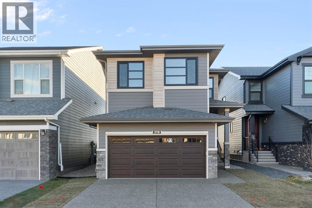 House for Sale in 218 West Grove Lane SW|Calgary, Alberta T3H6E3