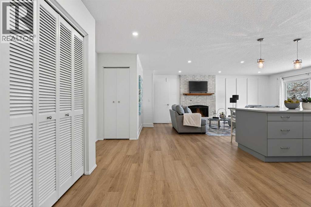 House for Sale in 60 Sunmount Close SE|Calgary, Alberta T2X1V6 3