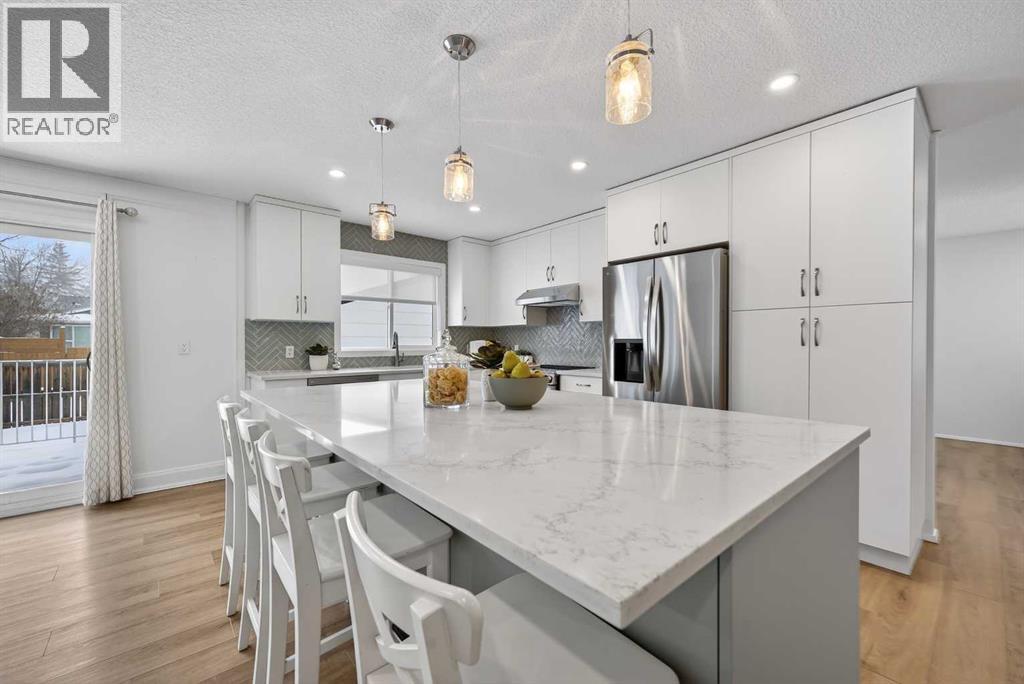 House for Sale in 60 Sunmount Close SE|Calgary, Alberta T2X1V6 5