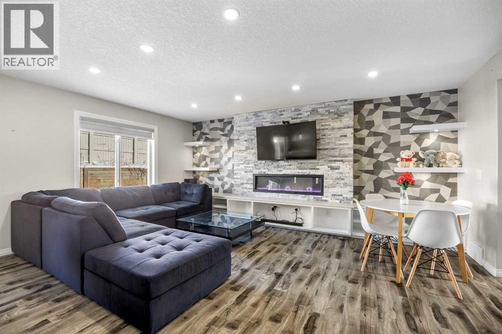 House for Sale in 228 Covemeadow Court NE|Calgary, Alberta T3K6H2 2