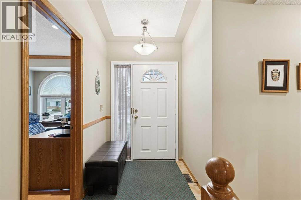 Duplex for Sale in 1025 Shawnee Road SW|Calgary, Alberta T2Y1W7 2