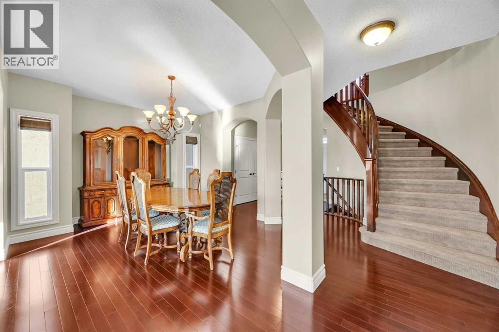 House for Sale in 106 Cranleigh Terrace SE|Calgary, Alberta T3M0G5 5