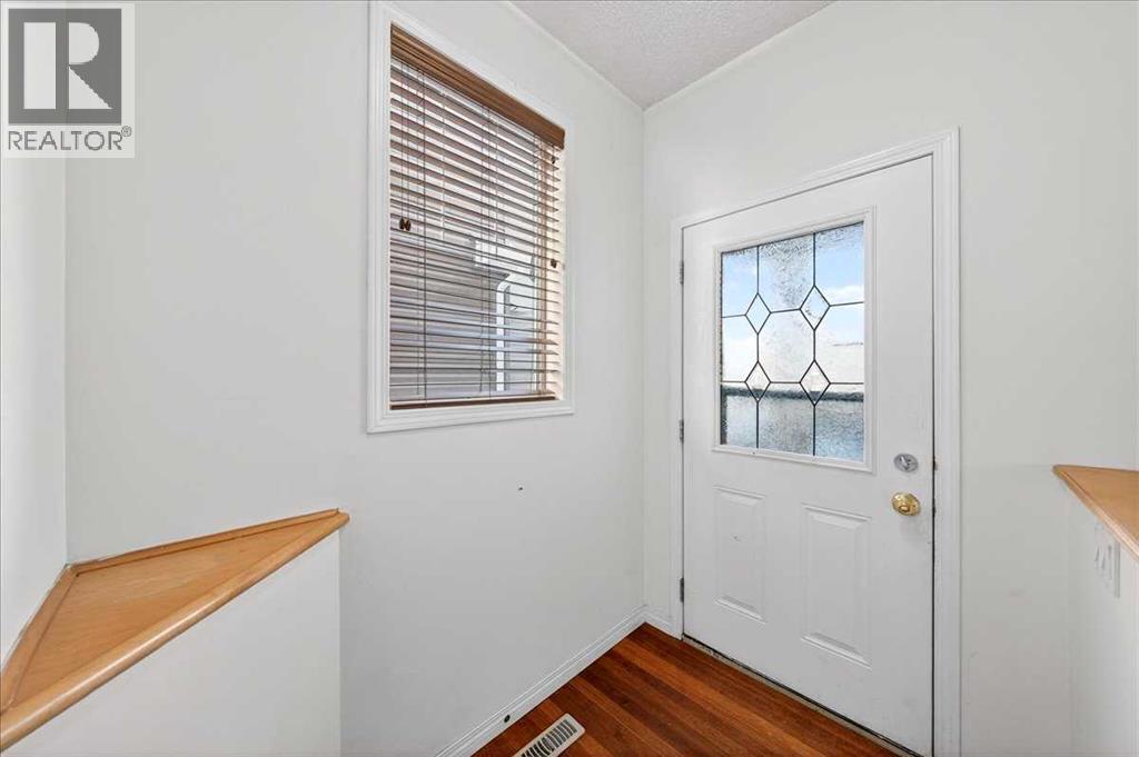 House for Sale in 34 Saddlecrest Crescent NE|Calgary, Alberta t3j0c6 3