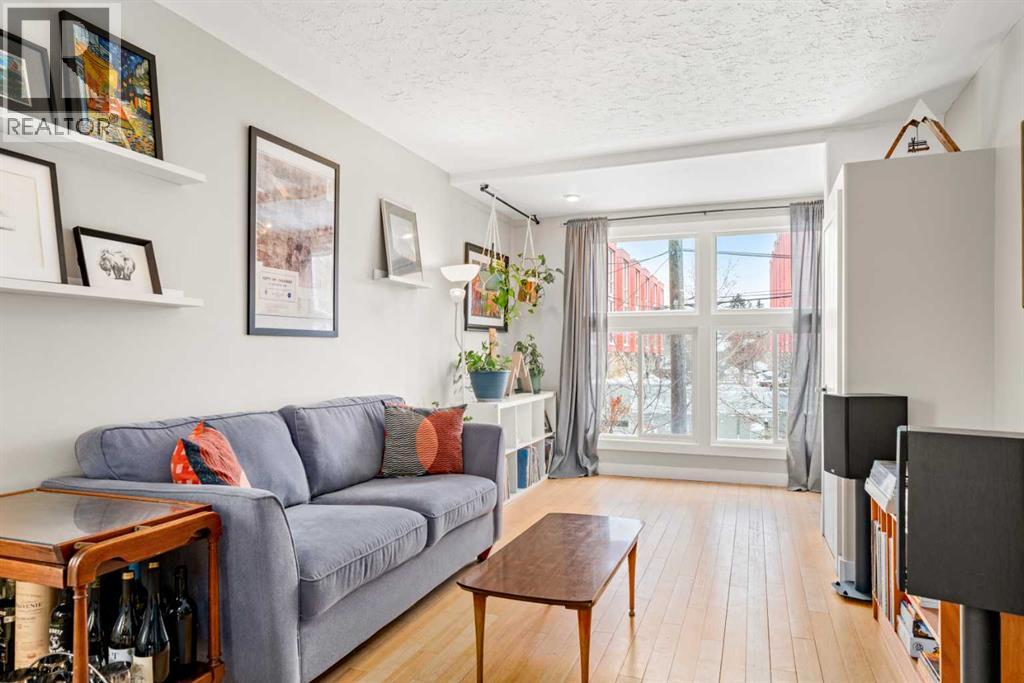 House for Sale in 2714 17 Street SW|Calgary, Alberta T2T4N3 5