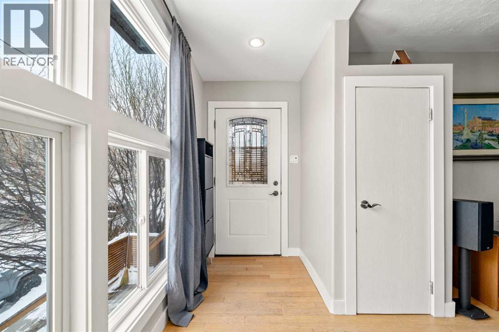 House for Sale in 2714 17 Street SW|Calgary, Alberta T2T4N3 3