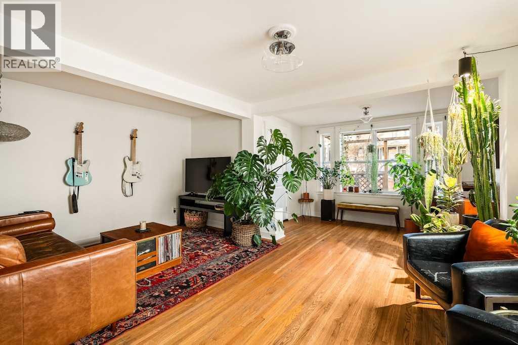 House for Sale in 2122 16 Street SW|Calgary, Alberta T2T4E4 3