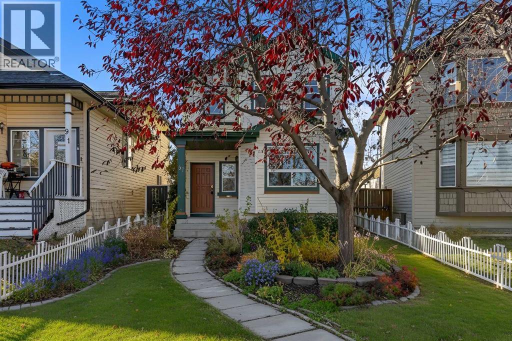 House for Sale in 87 Coventry Road NE|Calgary, Alberta T3K5K4