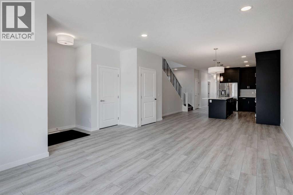 Duplex for Sale in 905 Livingston View NE|Calgary, Alberta T3P2K6 3