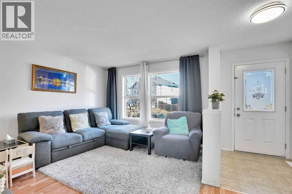 Duplex for Sale in 88 saddlebrook Common NE|Calgary, Alberta T3J0J6 4