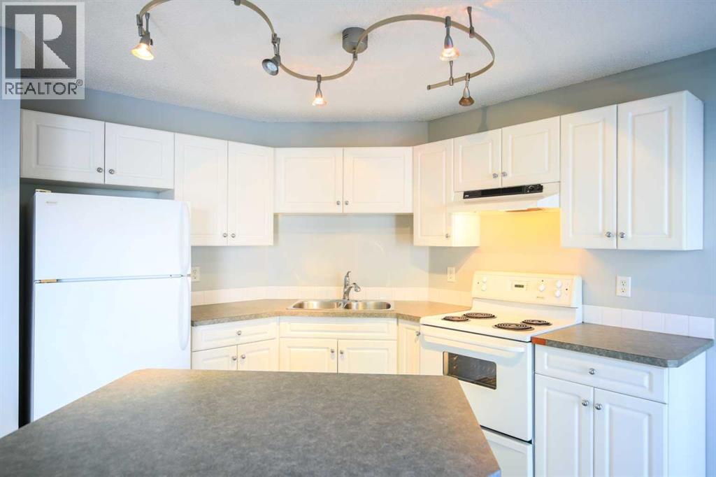 Apartment for Sale in 202, 5202 Valleyview Park SE|Calgary, Alberta T2B0K9 4